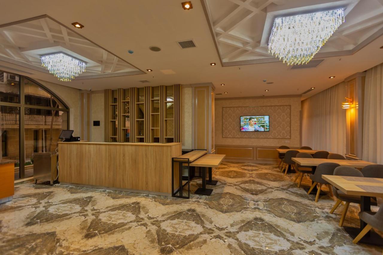 Metro City Hotel บากู ภายนอก รูปภาพ