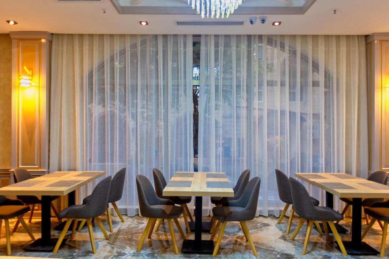 Metro City Hotel บากู ภายนอก รูปภาพ