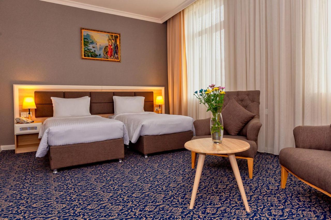 Metro City Hotel บากู ภายนอก รูปภาพ