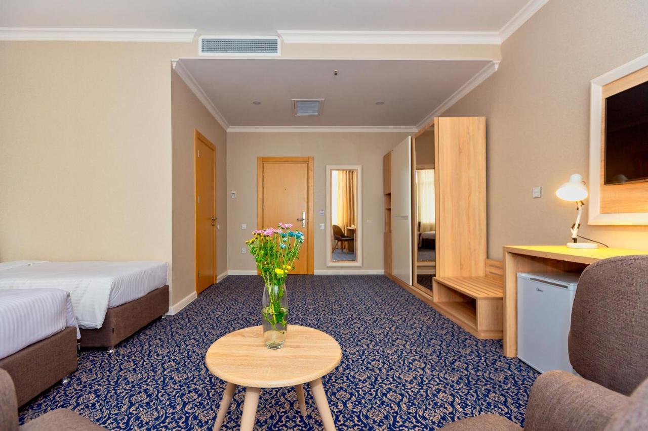 Metro City Hotel บากู ภายนอก รูปภาพ