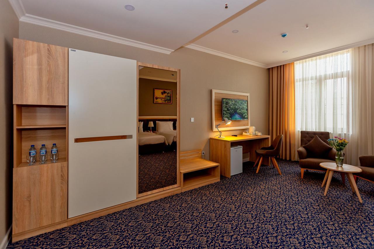 Metro City Hotel บากู ภายนอก รูปภาพ