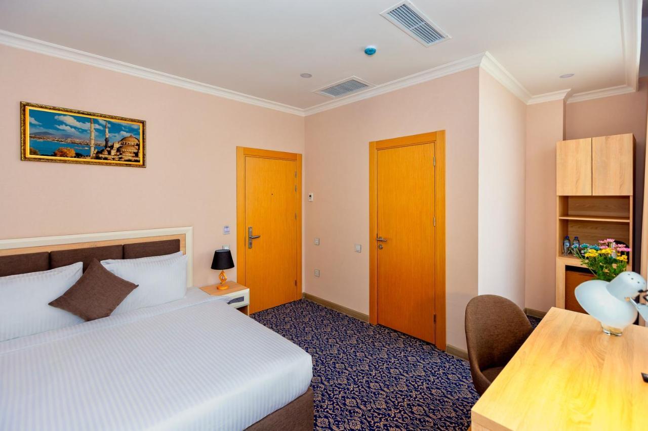 Metro City Hotel บากู ภายนอก รูปภาพ