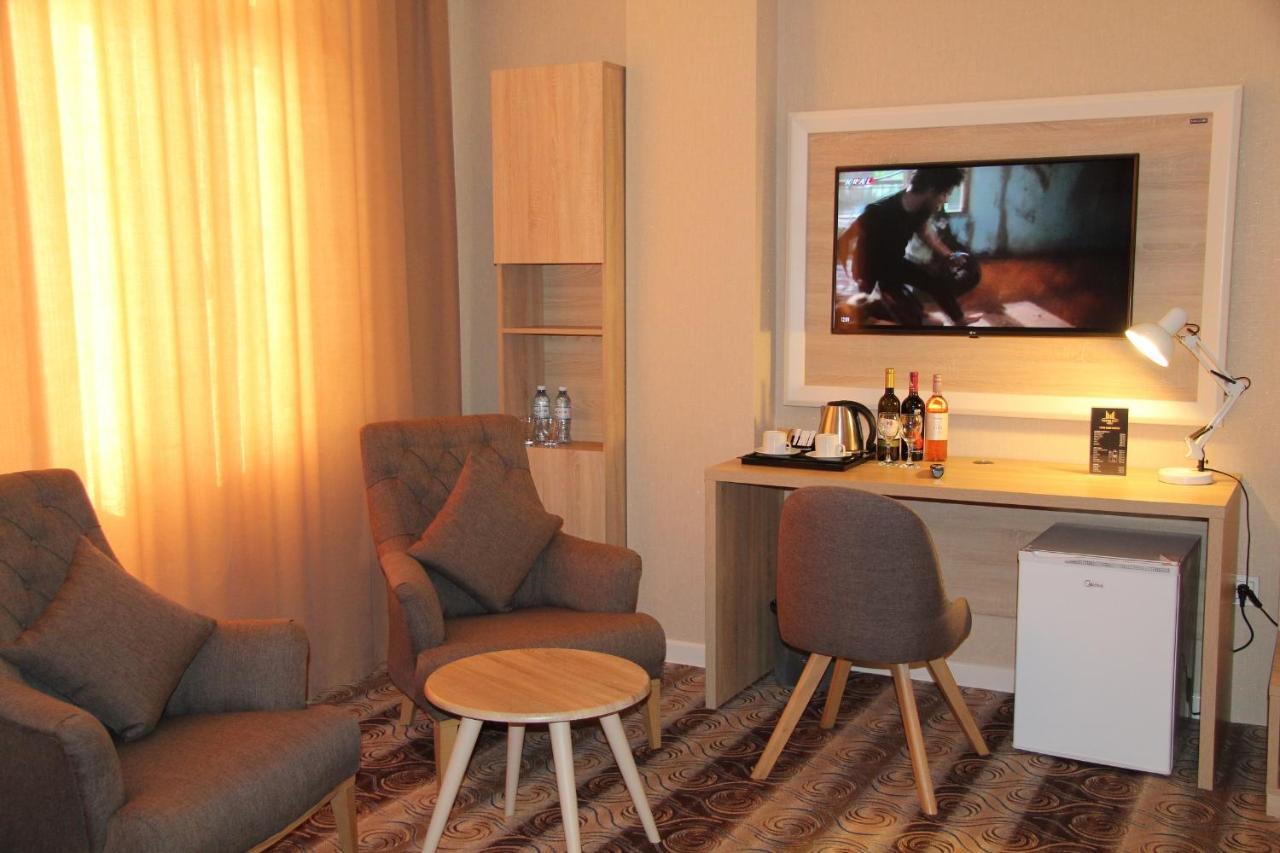 Metro City Hotel บากู ภายนอก รูปภาพ